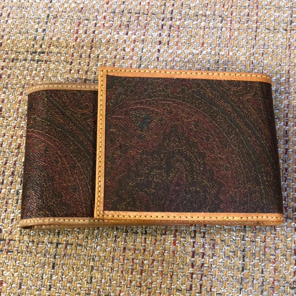 ETRO Milano Red Paisley NIB Coated Canvas Vachetta Bifold Wallet